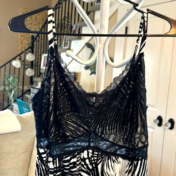 Soma Black and White Palm Leaf Print Chemise Gown Large - Picture 4 of 9